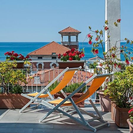 Hotel Scandinavia Marina di Massa Bagian luar foto